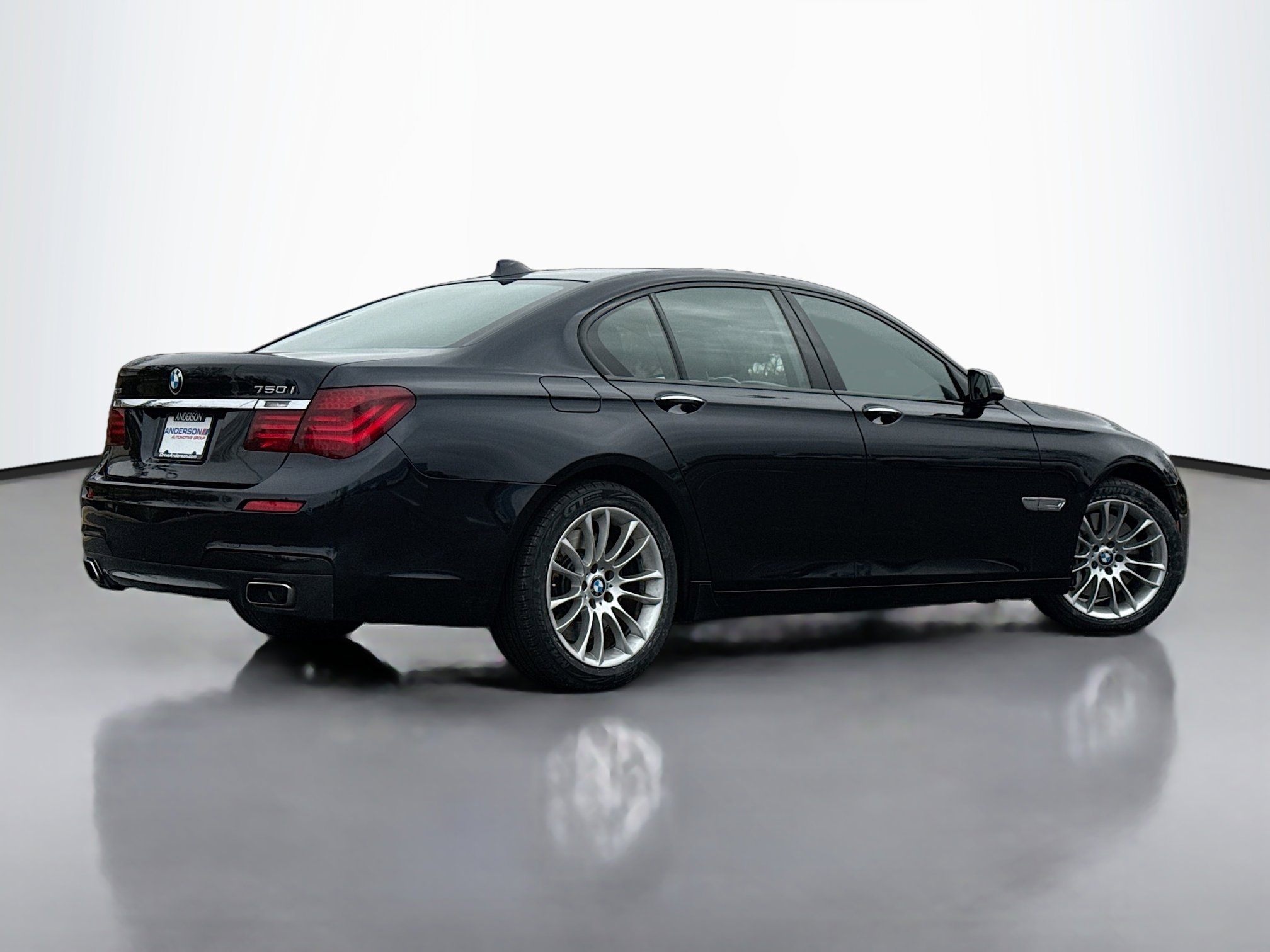 Used 2015 BMW 750i xDrive AWD/4WD image 2