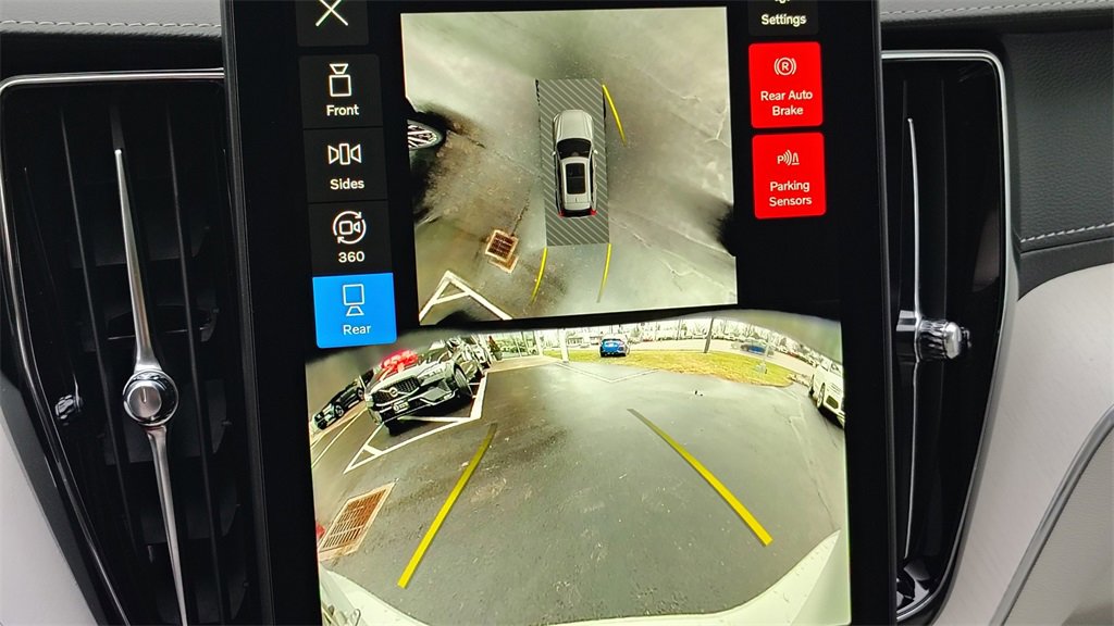 New 2026 Volvo XC60 B5 Ultra w/ Climate Package image 22