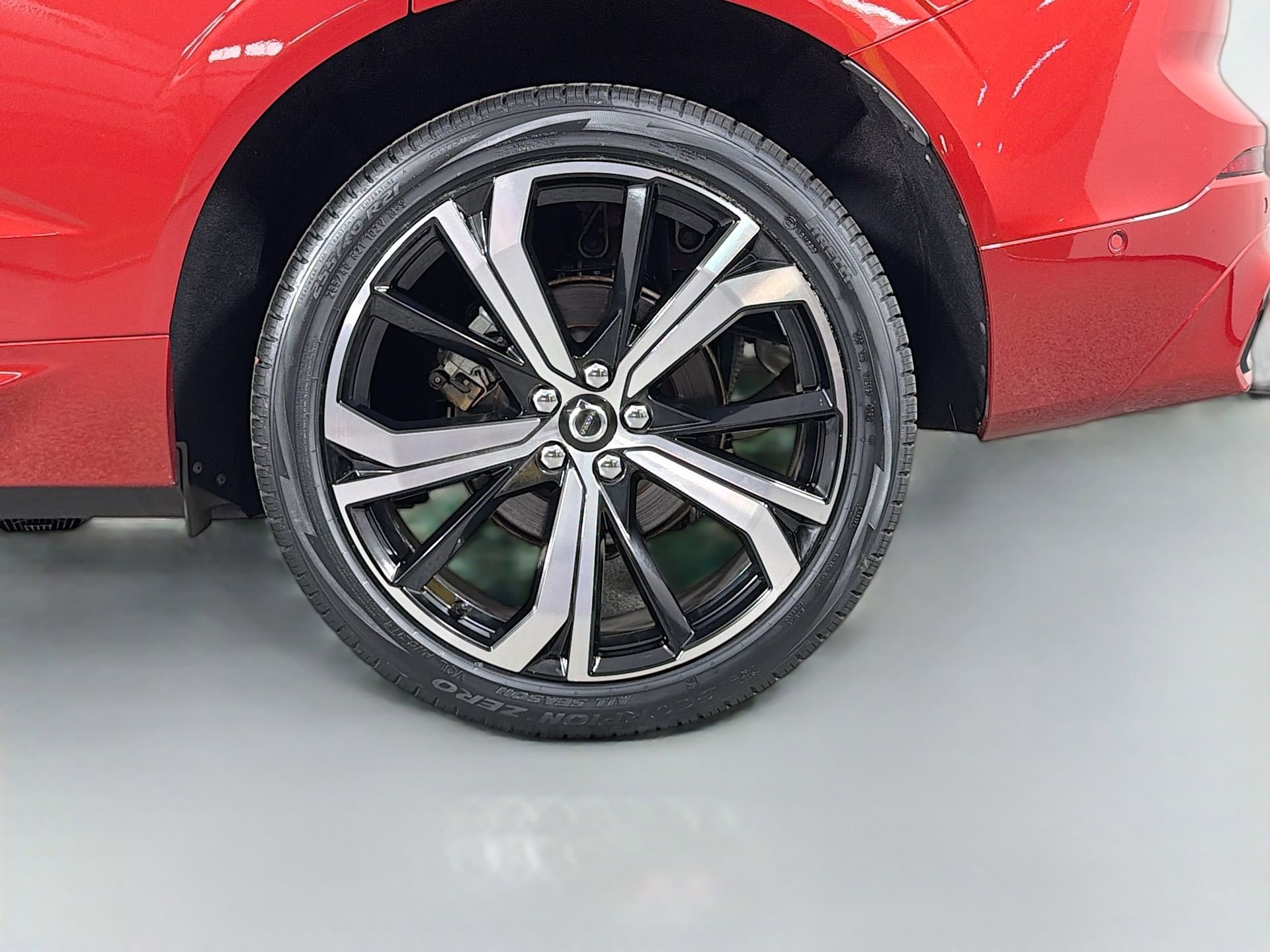 Certified 2023 Volvo XC60 B5 Ultimate image 32