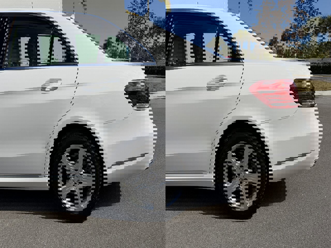 Used 2014 Mercedes-Benz E 350 Sedan w/ Premium 1 Package image 18