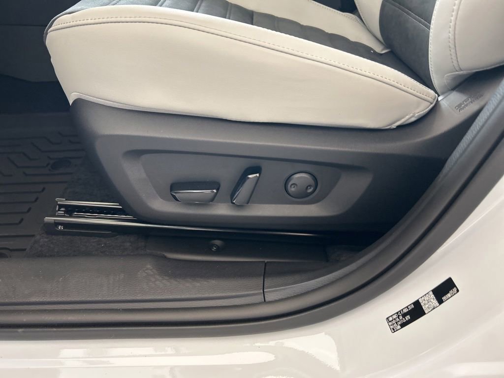 New 2026 Mitsubishi Outlander SE image 40