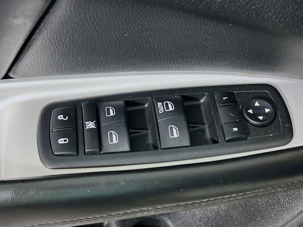 Used 2016 Dodge Journey SE w/ Flexible Seating Group image 15