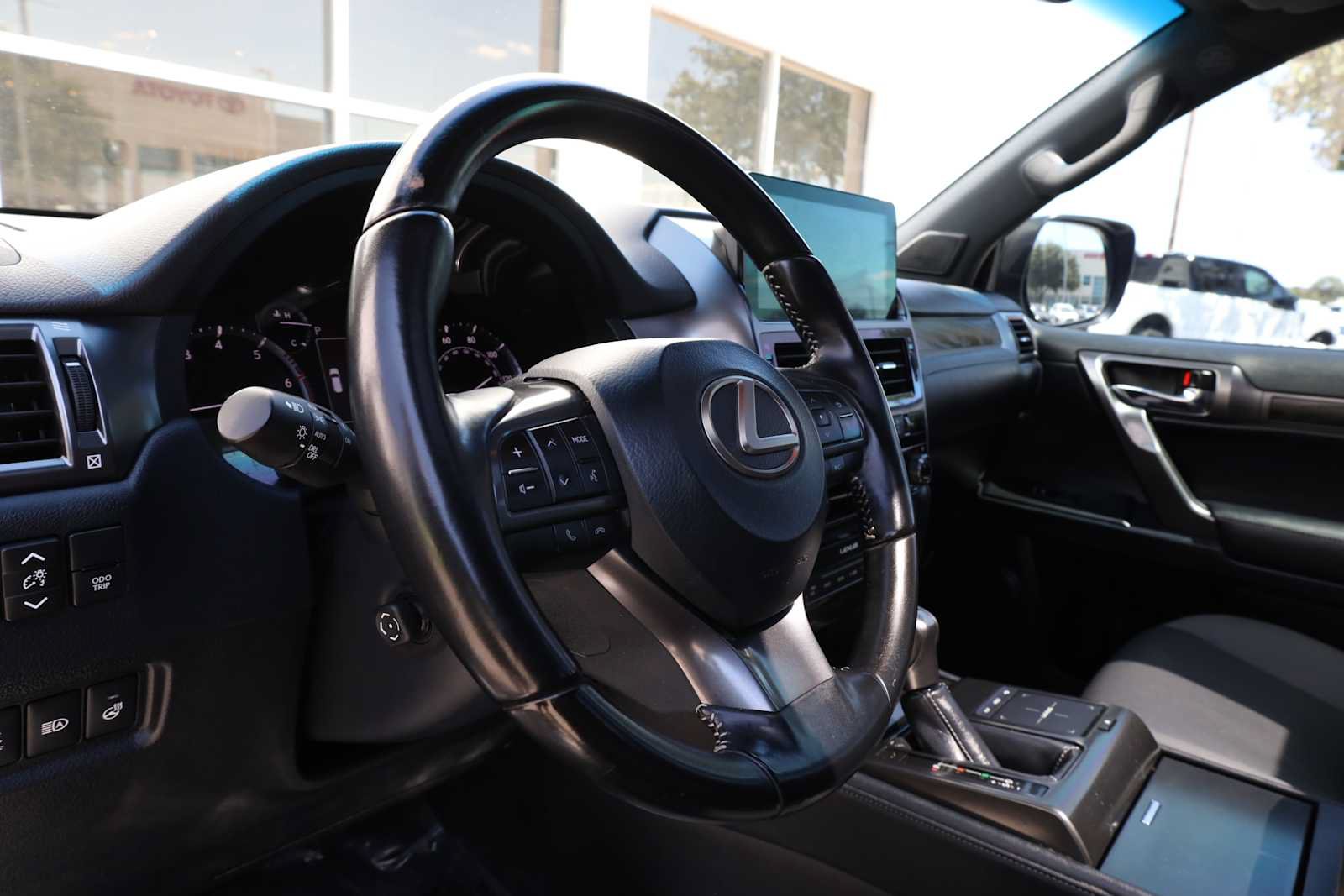 Used 2022 Lexus GX 460 w/ Black Line Special Edition AWD/4WD image 16