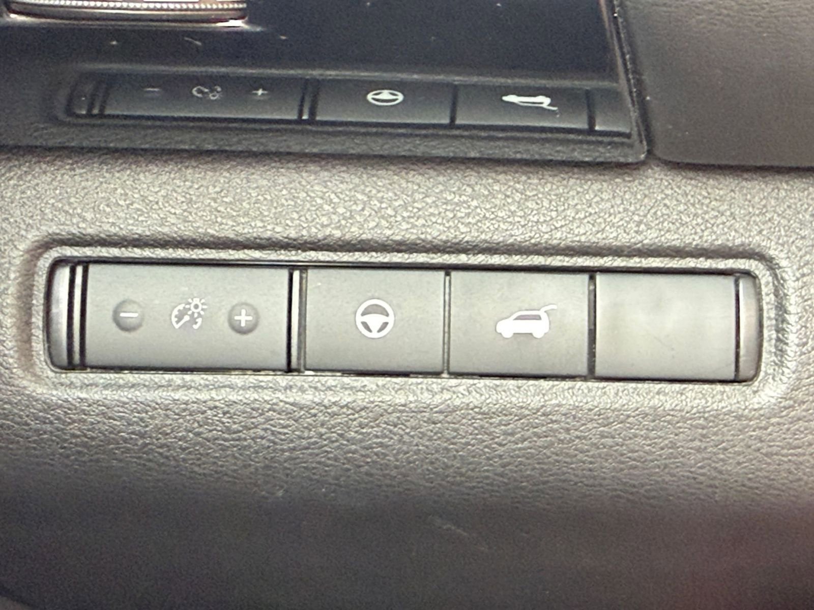 Used 2025 Nissan Pathfinder SV AWD/4WD image 36