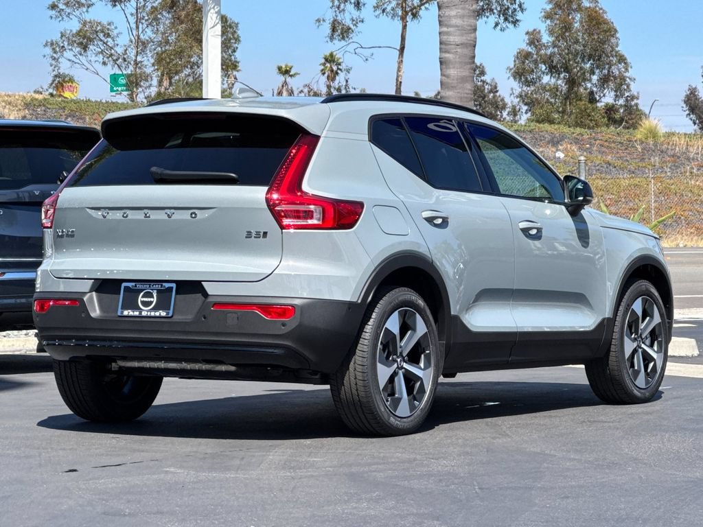 New 2026 Volvo XC40 B5 Plus w/ Protection Package Premier AWD/4WD image 5