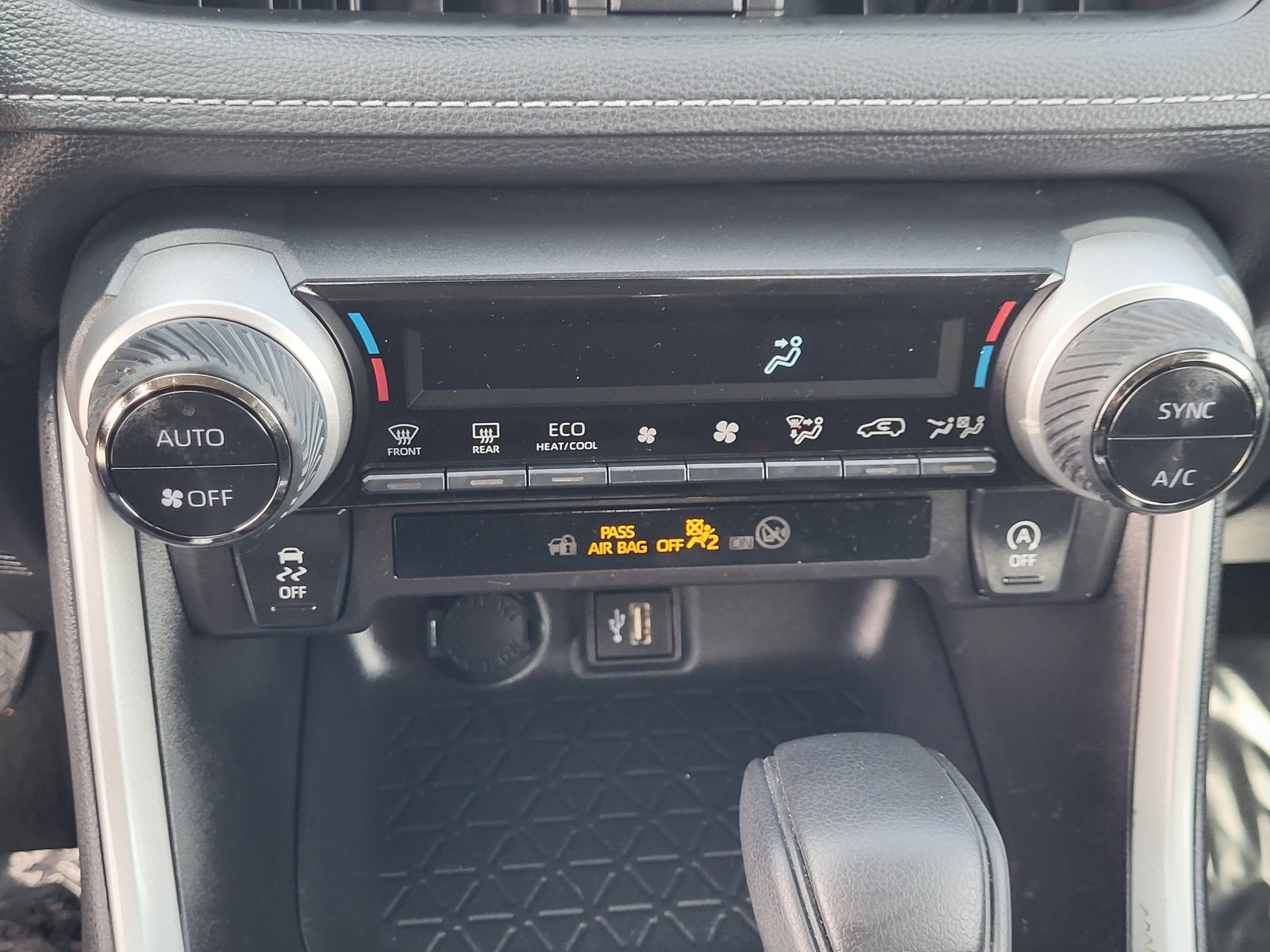 Certified 2025 Toyota RAV4 XLE w/ Convenience Package image 29