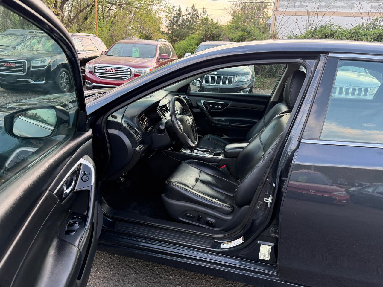Used 2018 Nissan Altima 2.5 SL FWD image 12
