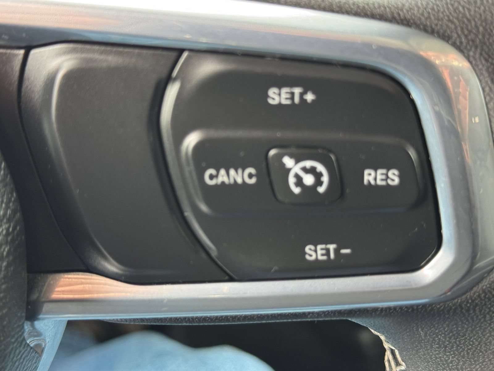 Used 2023 Jeep Wrangler Unlimited Sahara AWD/4WD image 26