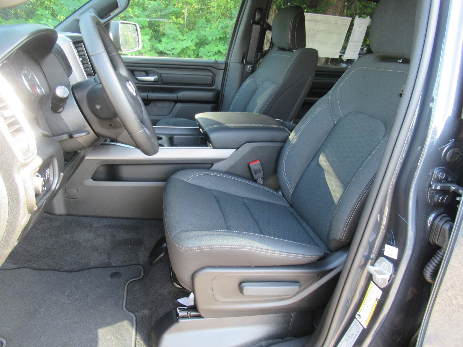 New 2026 RAM 1500 Express AWD/4WD image 19