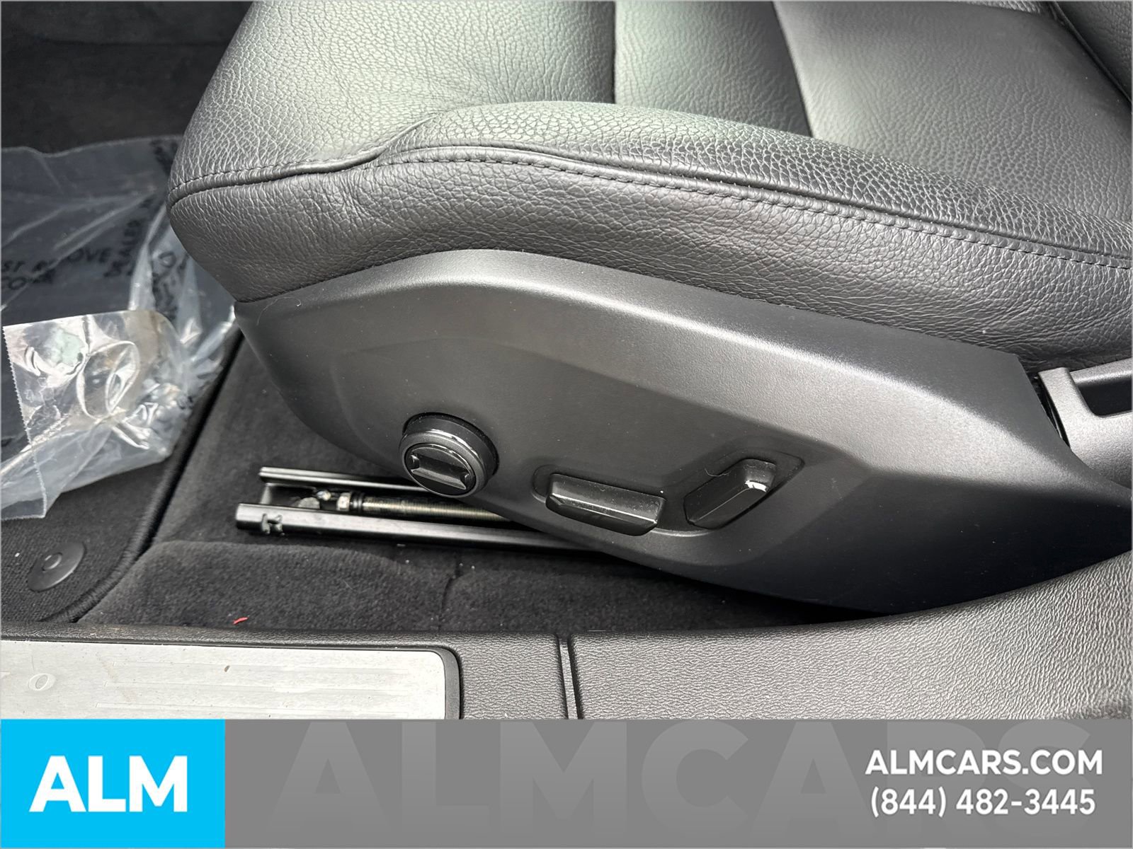 Used 2024 Volvo V60 B5 Cross Country Plus image 11