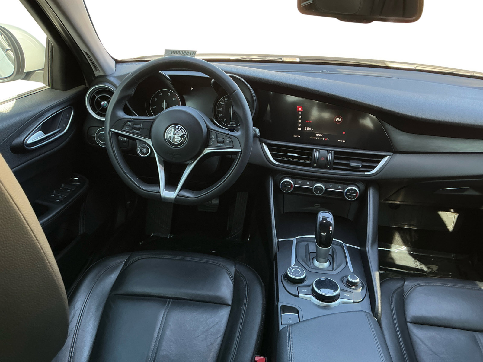 Used 2017 Alfa Romeo Giulia image 14