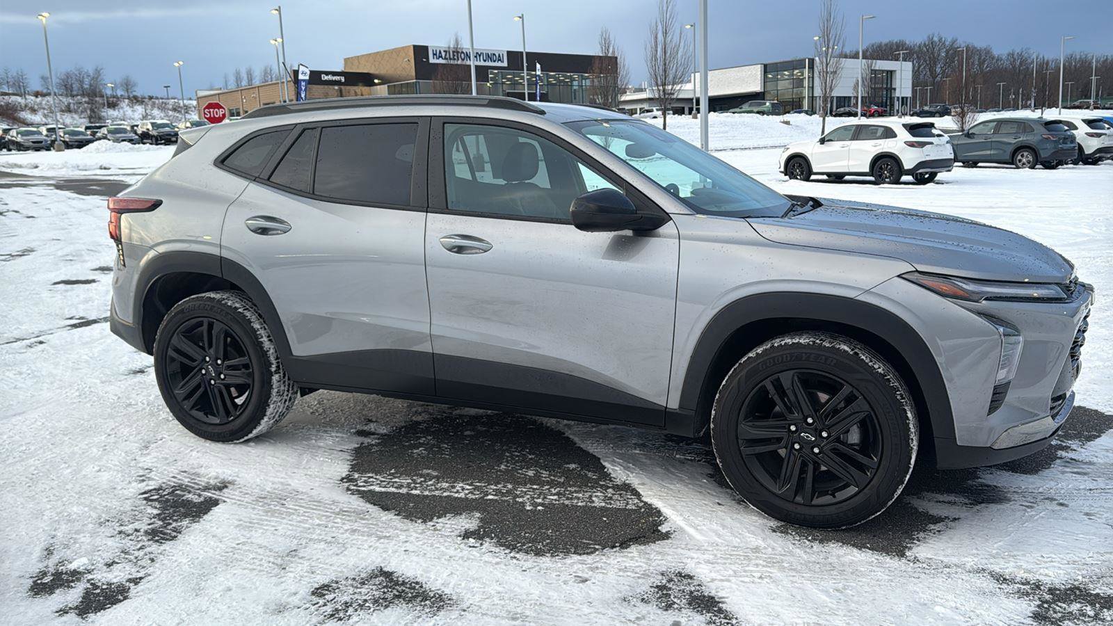 Used 2024 Chevrolet Trax ACTIV w/ Driver Confidence Package image 3