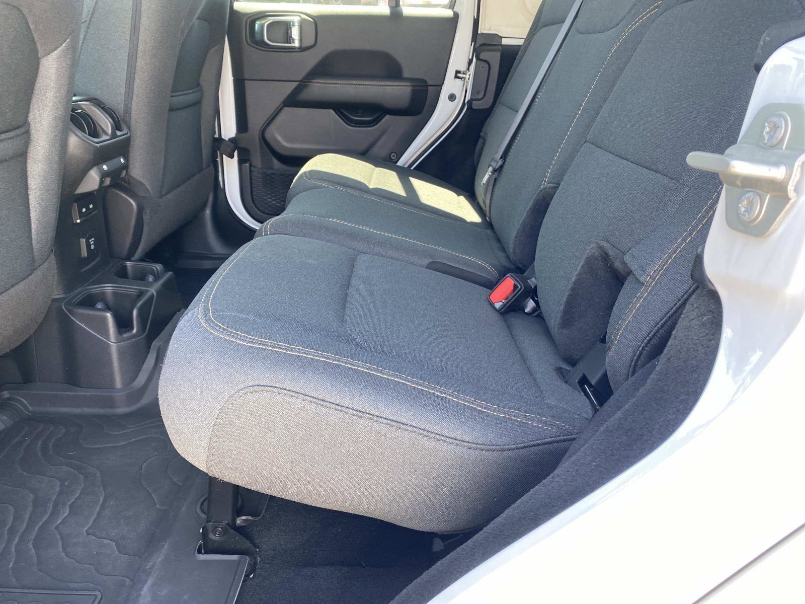 Used 2024 Jeep Wrangler Unlimited Sahara w/ Dual Top Group AWD/4WD image 17