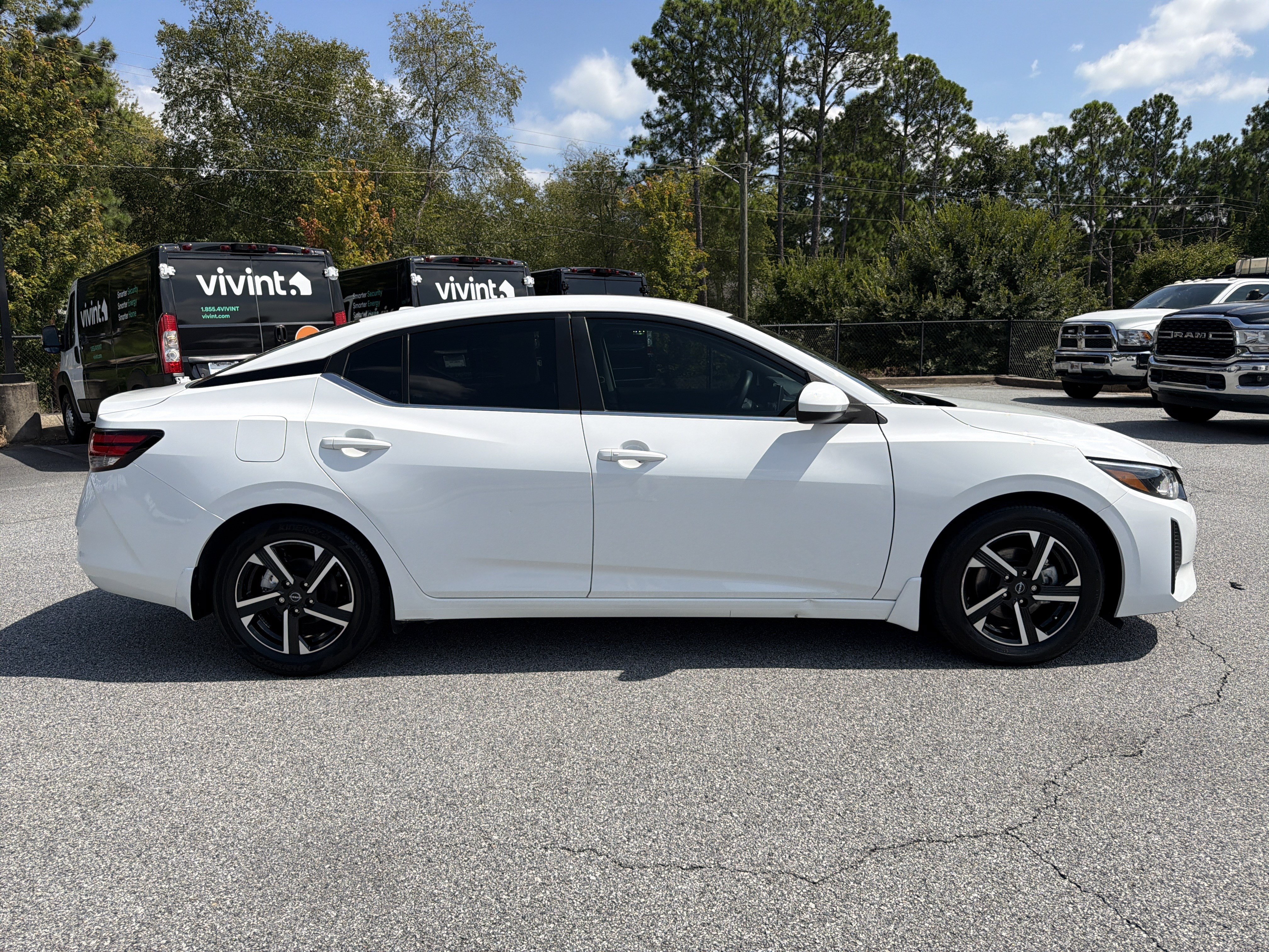 Used 2025 Nissan Sentra SV FWD image 9