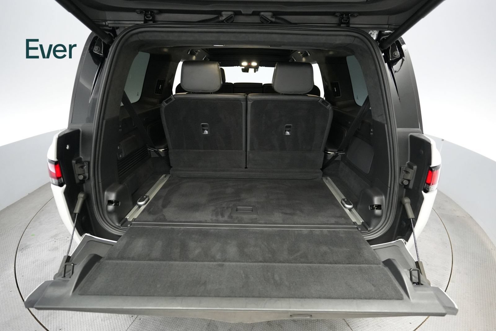 Used 2023 Rivian R1S Adventure AWD/4WD image 8