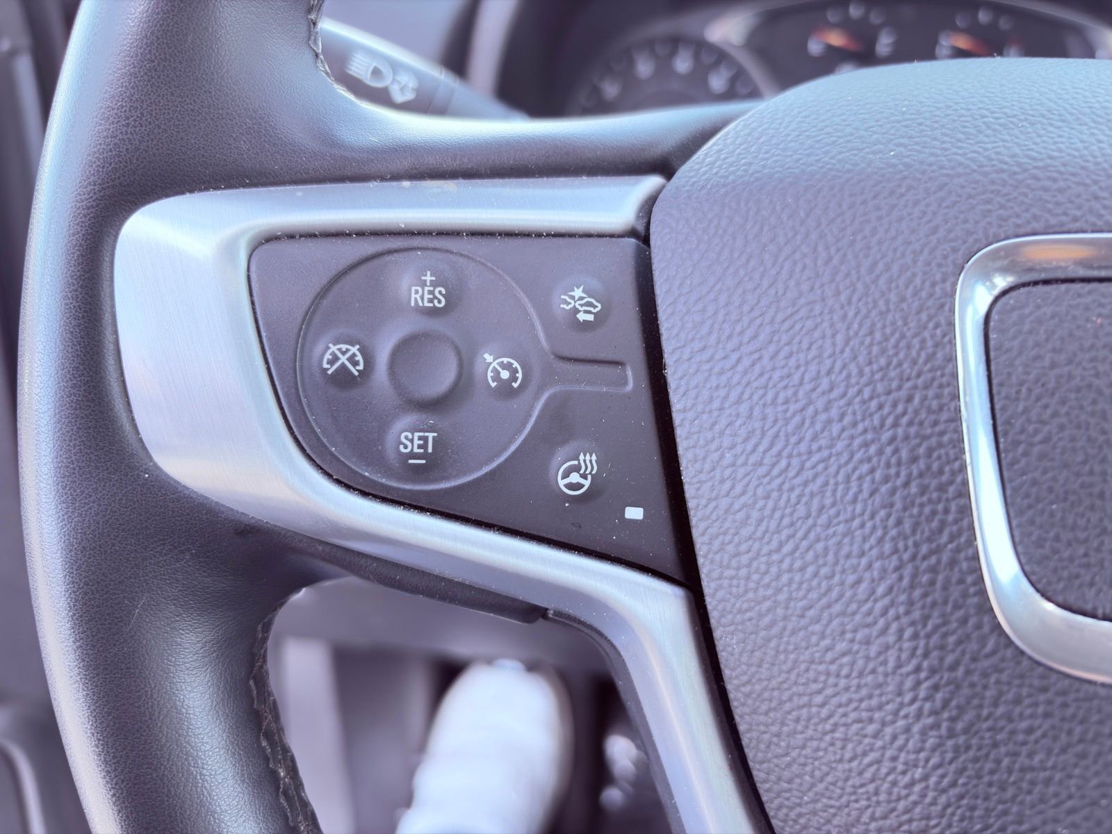 Used 2024 GMC Terrain SLT image 21