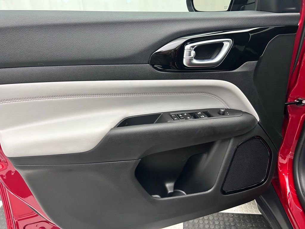 New 2026 Jeep Compass Limited image 10