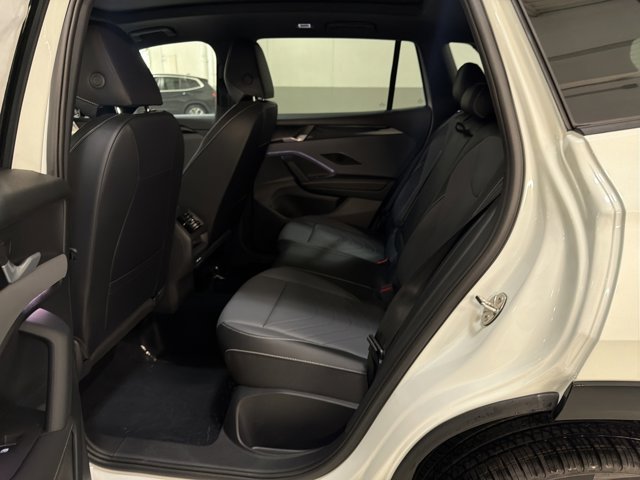 New 2026 Volkswagen Tiguan SE R-Line AWD/4WD image 22