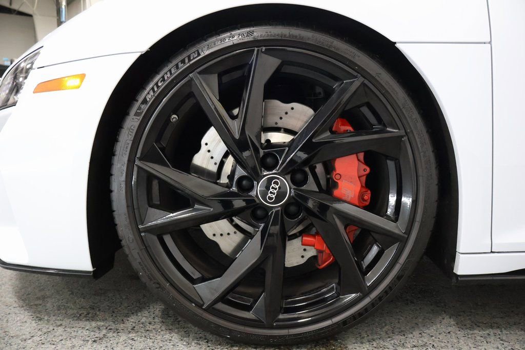 Used 2021 Audi R8 V10 w/ Premium Package RWD image 5