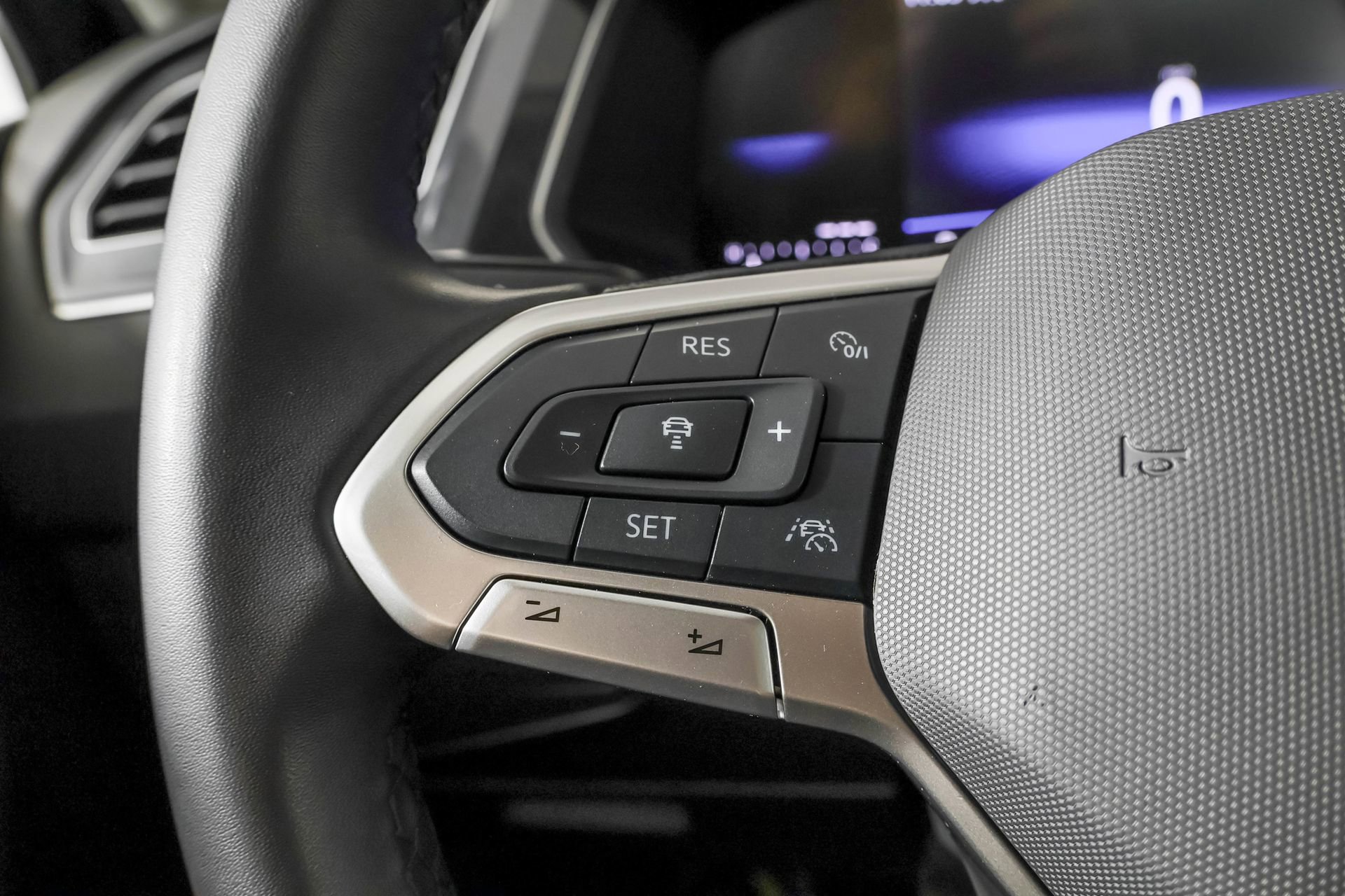 Used 2024 Volkswagen Tiguan Wolfsburg Edition w/ Panoramic Sunroof Package AWD/4WD image 28