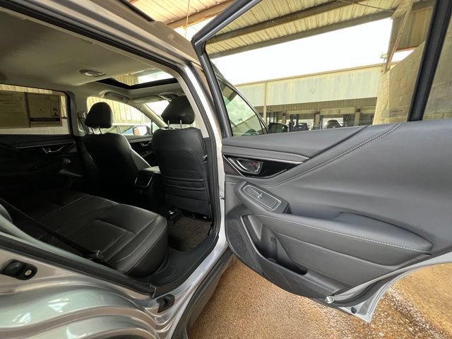 Used 2025 Subaru Outback Limited AWD/4WD image 26