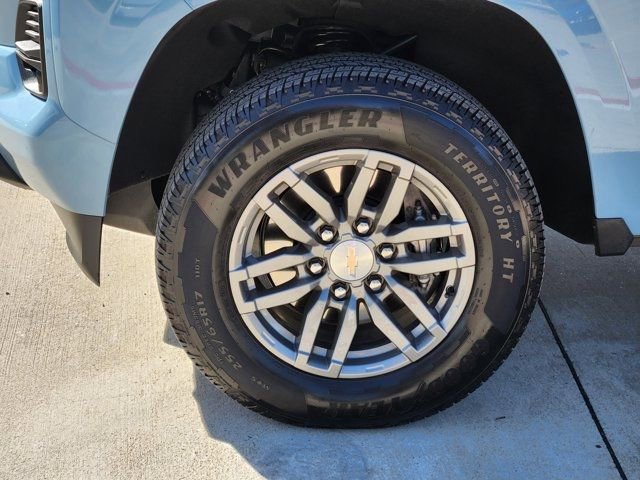 Used 2025 Chevrolet Colorado LT w/ LT Convenience Package image 17