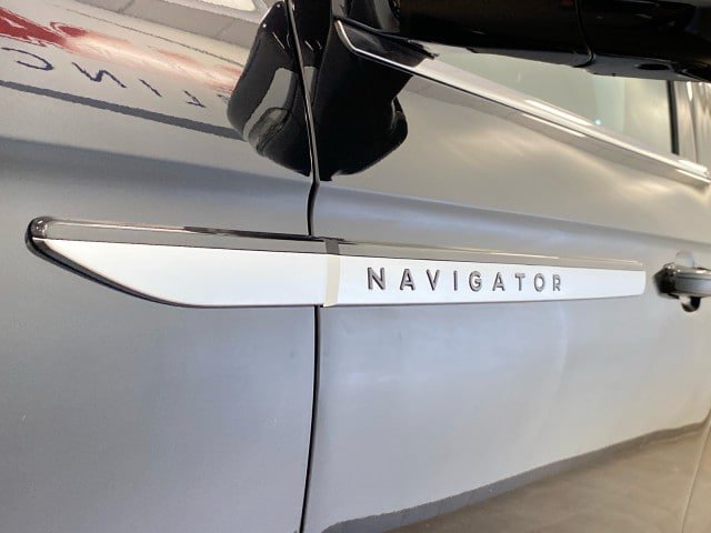 New 2027 Lincoln Navigator Reserve AWD/4WD image 17
