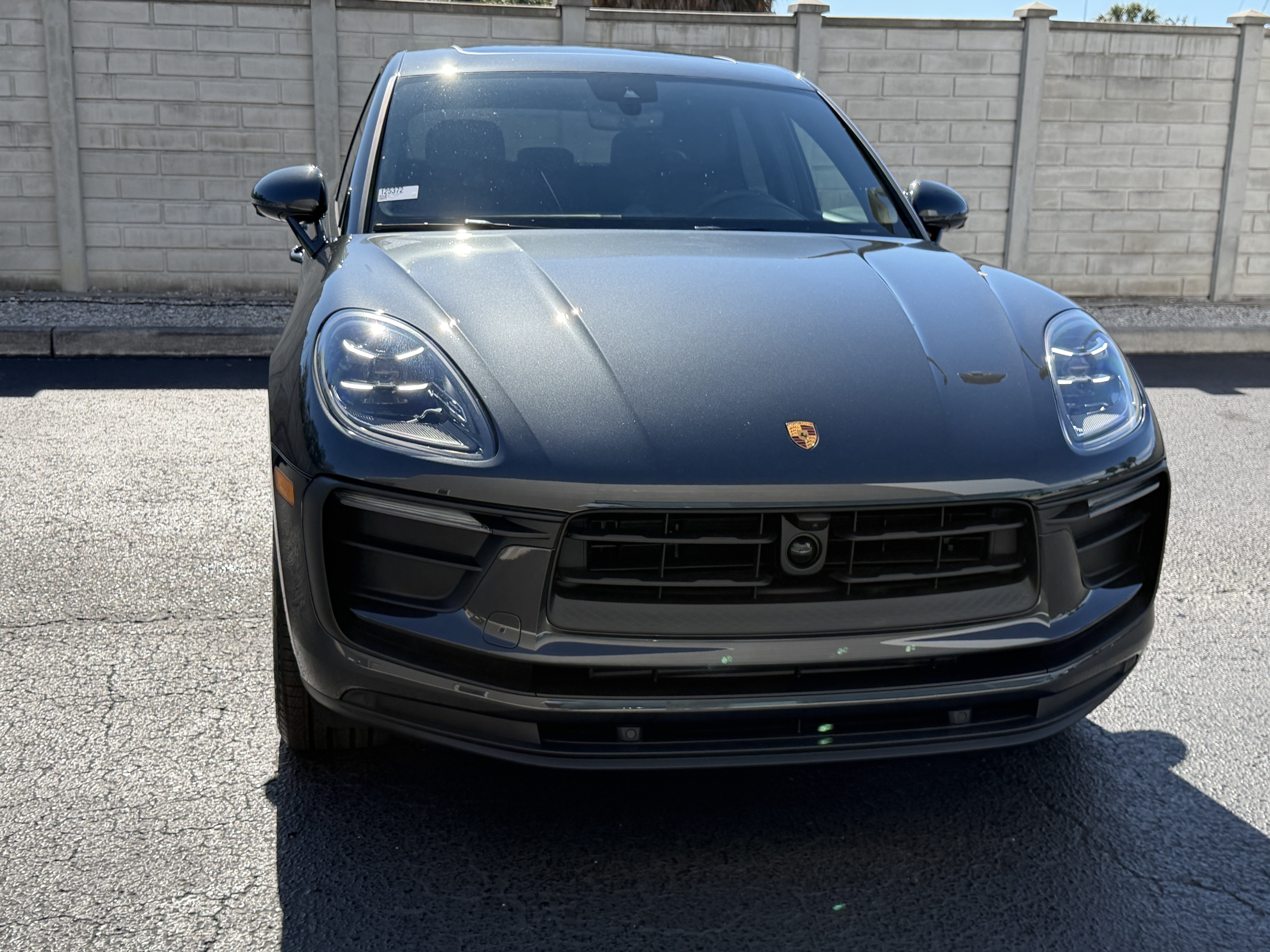 Certified 2025 Porsche Macan AWD/4WD image 9
