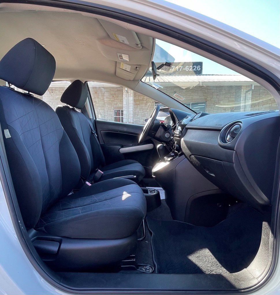 Used 2014 MAZDA MAZDA2 Sport FWD image 22