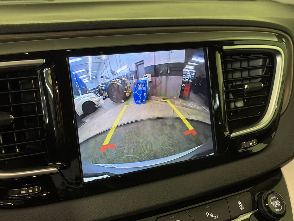 Used 2018 Chrysler Pacifica Touring-L Plus image 29