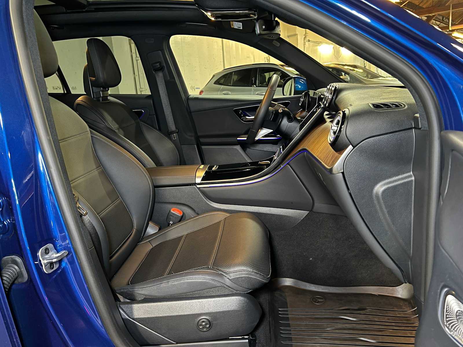 Certified 2025 Mercedes-Benz GLC 300 4MATIC image 13