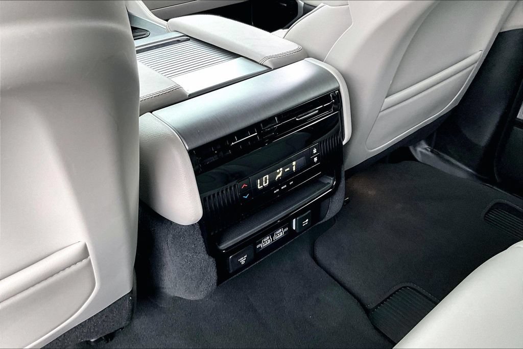 Used 2025 Jeep Wagoneer 4WD image 34