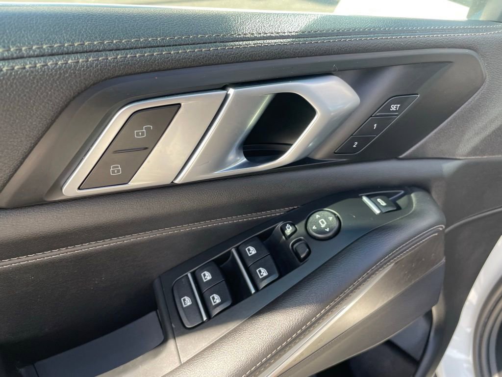 Used 2023 BMW X5 sDrive40i image 11