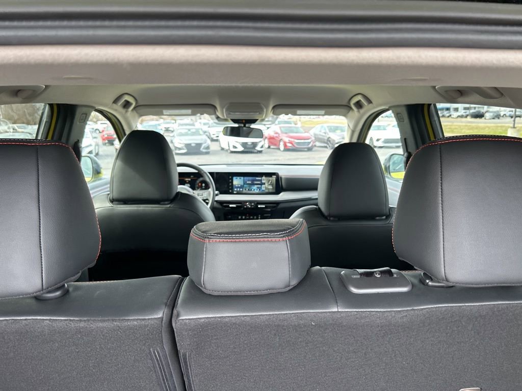 Used 2025 Nissan Kicks SR image 16