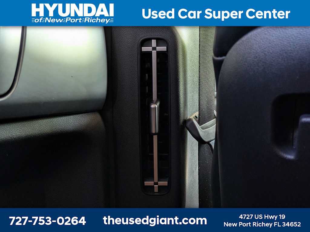 Used 2025 Hyundai Santa Fe SEL w/ Tow & Go Package FWD image 19