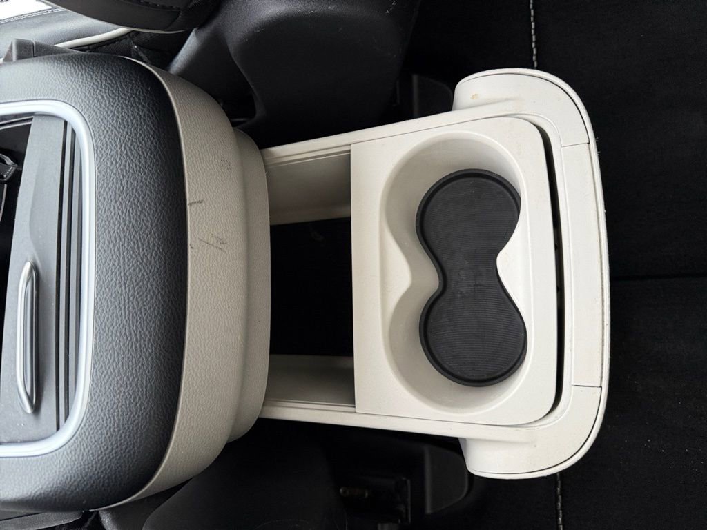 Used 2023 Chrysler Pacifica Limited image 26