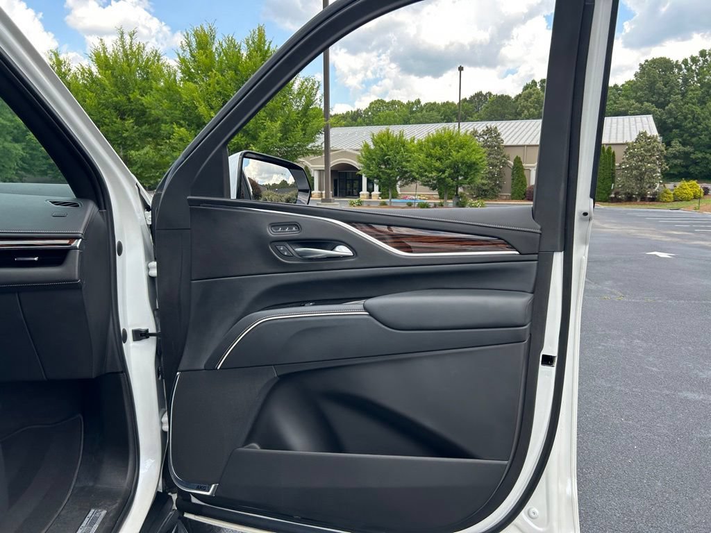 Used 2023 Cadillac Escalade ESV Premium Luxury AWD/4WD image 63