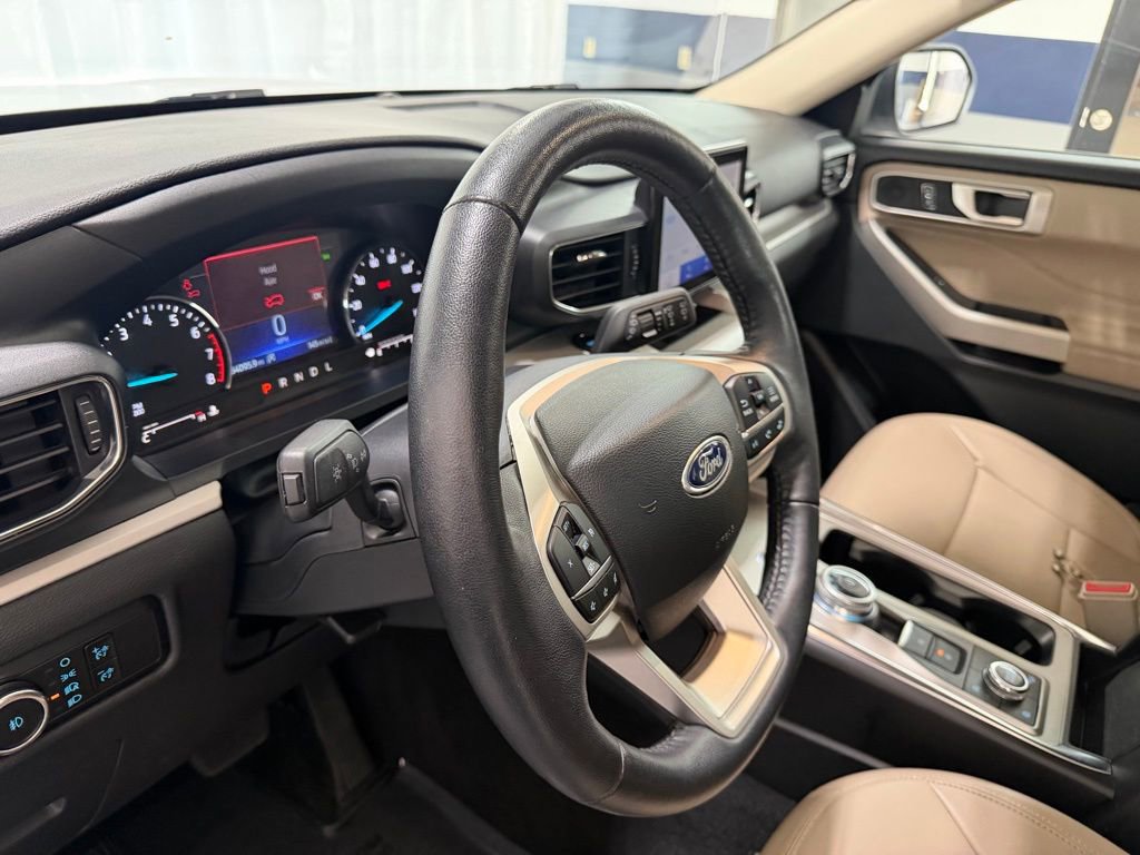 Used 2024 Ford Explorer XLT w/ Equipment Group 202A image 19