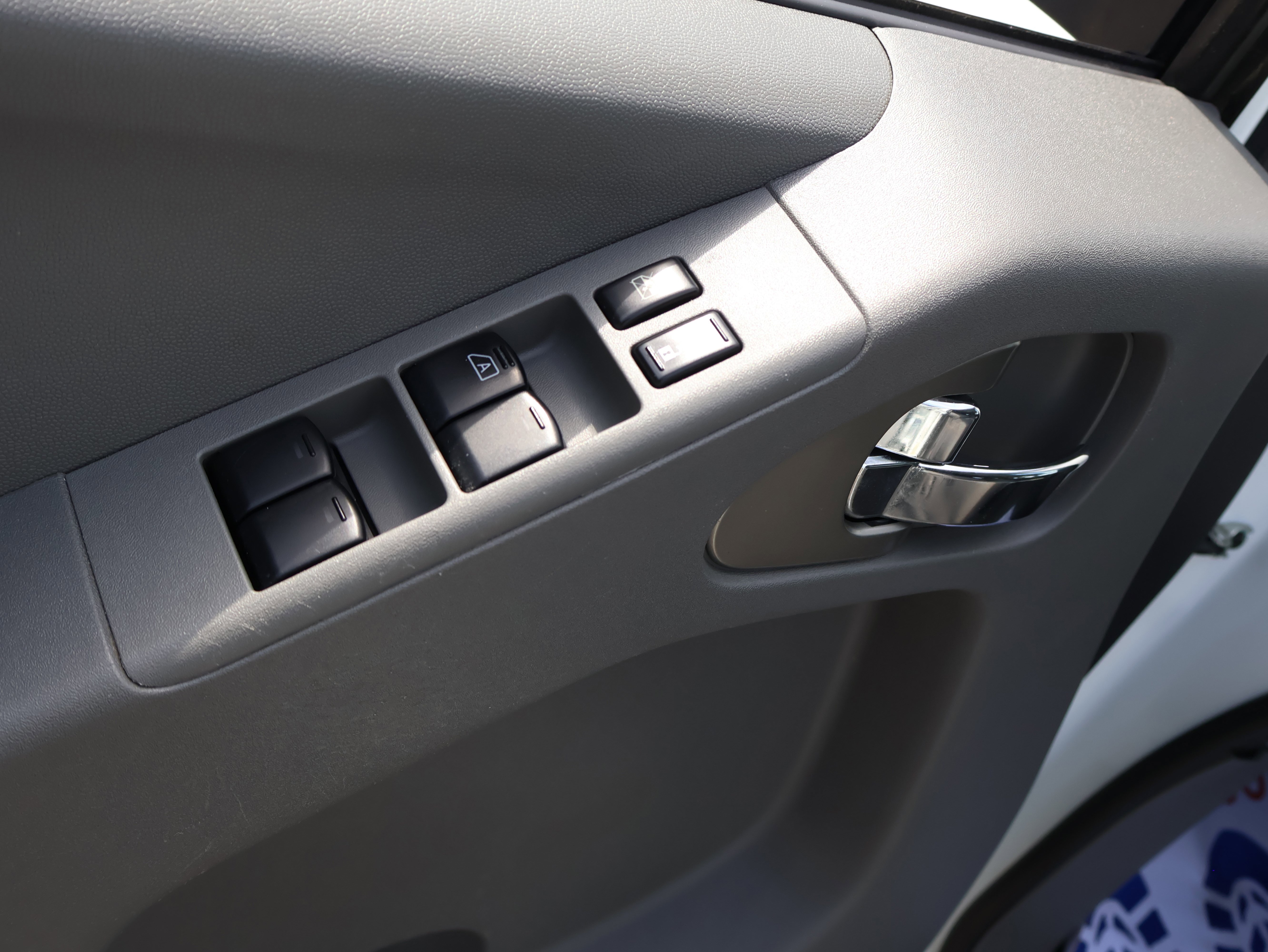Used 2017 Nissan Frontier SV image 26