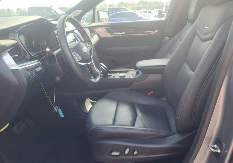 Used 2024 Cadillac XT5 Premium Luxury w/ Technology Package FWD image 6