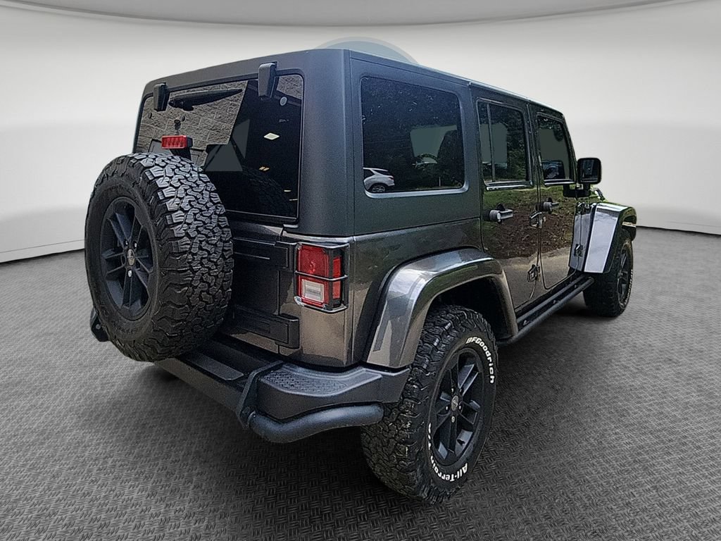 Used 2017 Jeep Wrangler Unlimited Sahara AWD/4WD image 4