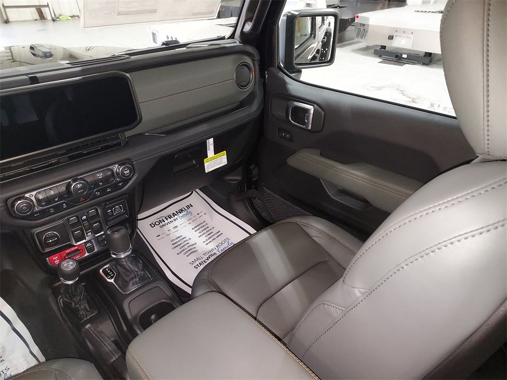 New 2026 Jeep Gladiator Mojave image 11