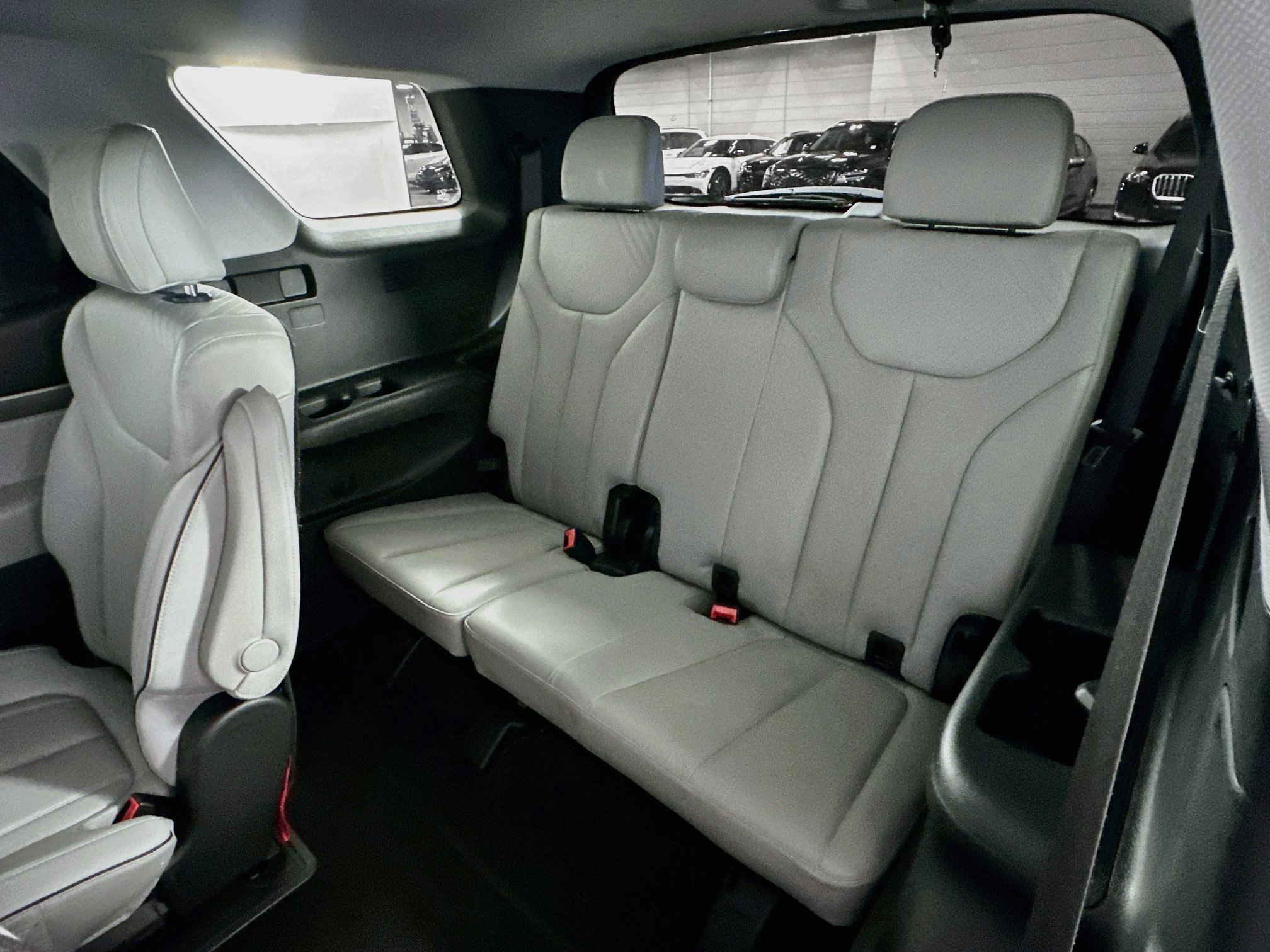 Used 2025 Hyundai Palisade SEL FWD image 29