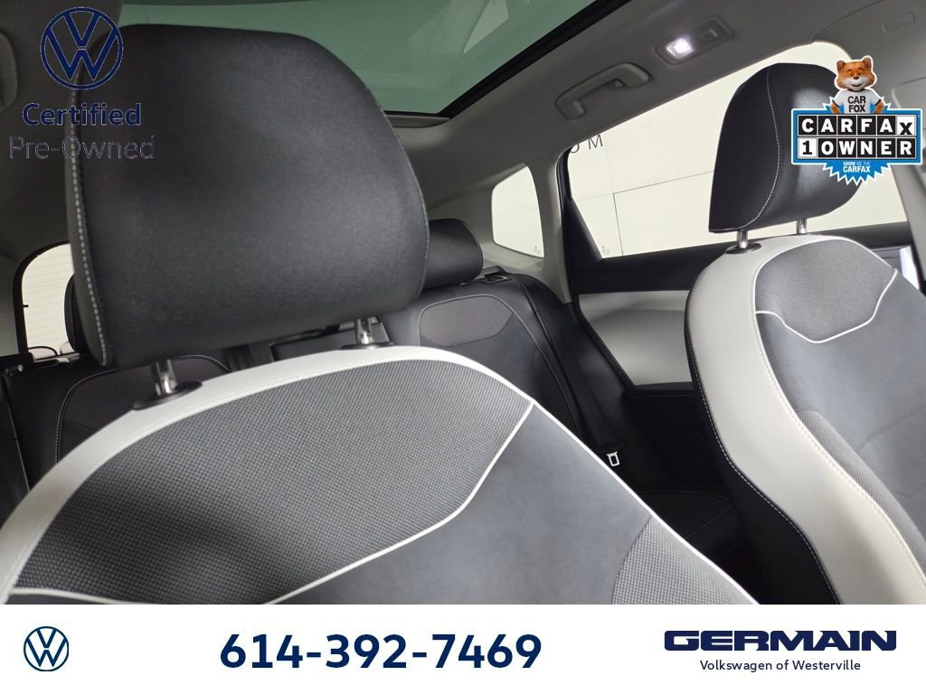 Certified 2025 Volkswagen Taos SE w/ Panoramic Sunroof Package AWD/4WD image 15