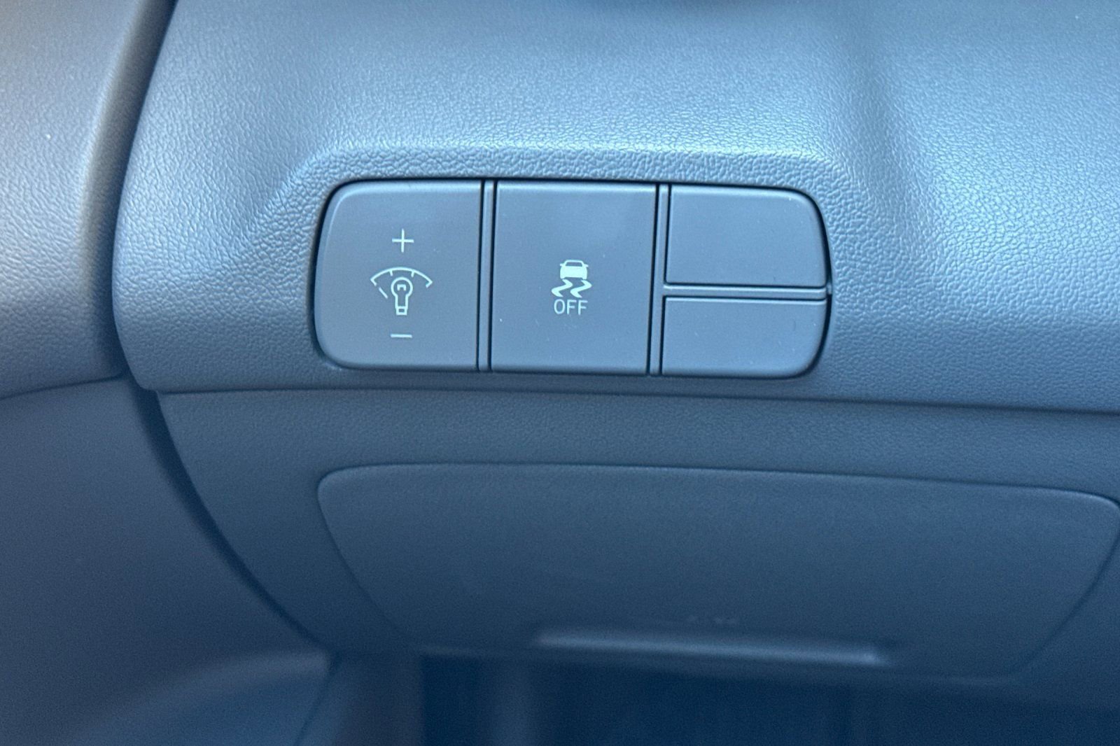 Used 2024 Hyundai Elantra SEL w/ Convenience Package image 39