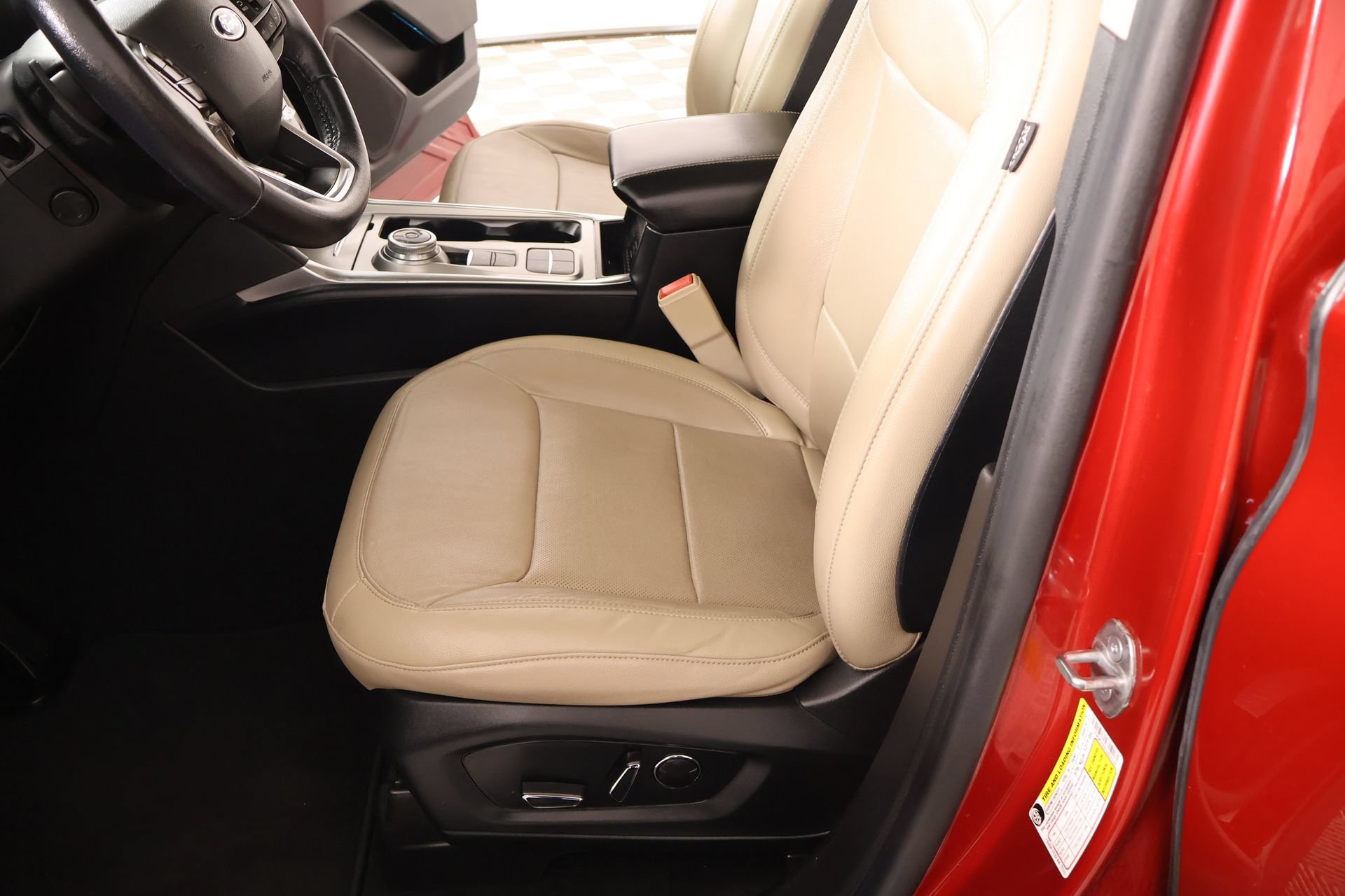 Used 2020 Ford Explorer Limited RWD image 12