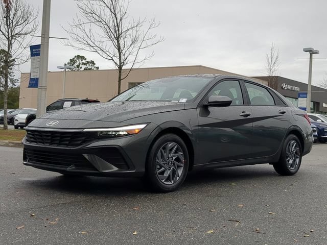 New 2026 Hyundai Elantra Sport FWD image 2