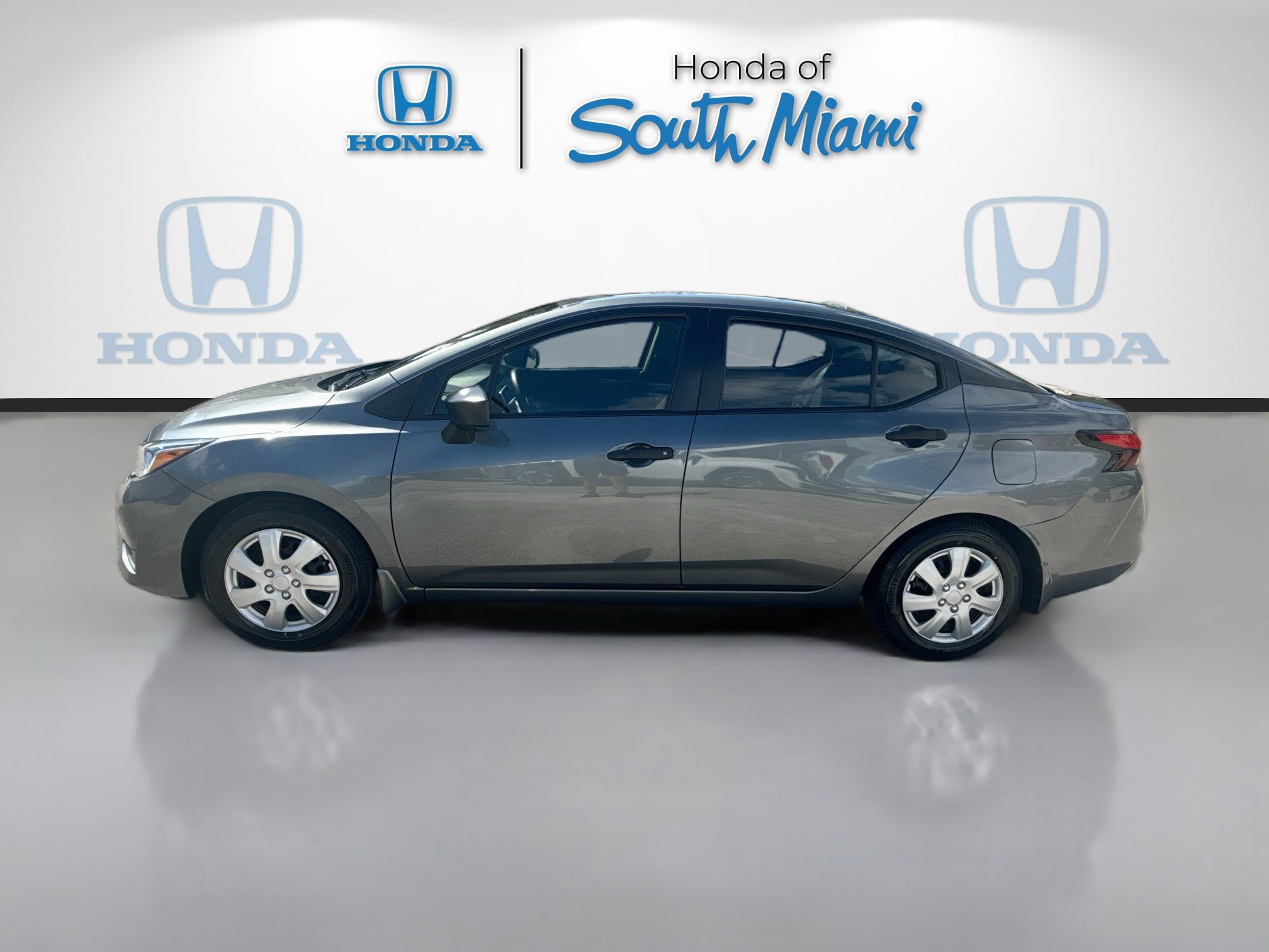 Used 2024 Nissan Versa S w/ Trunk Package FWD image 4