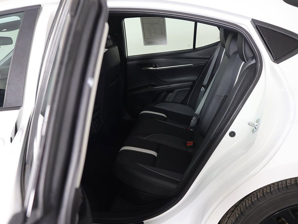 Used 2025 Toyota Camry SE image 28