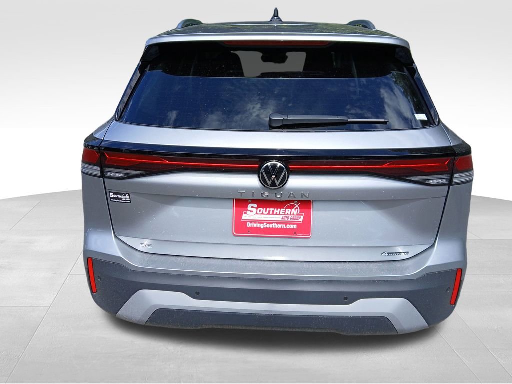 New 2025 Volkswagen Tiguan SE image 4
